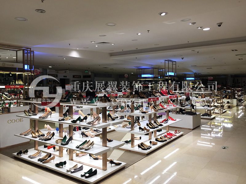 貴州鞋子箱包展櫃10